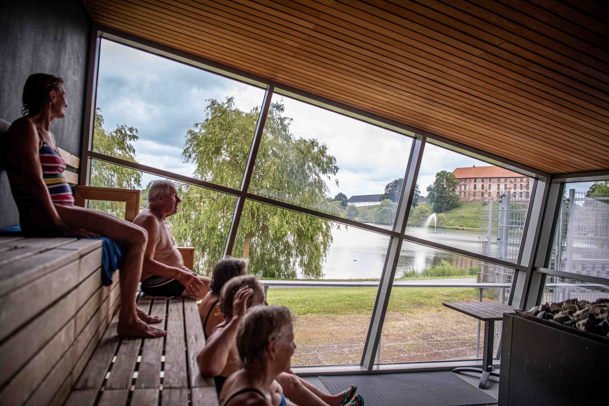 Varm stor sauna